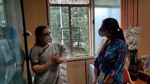 ಸುರಕ್ಷಾ ಬಂಧನ!!! Covid Care - Hospital Diaries - Part 1 ನಾನು ಇವತ್ತು ಬೆಂಗಳೂರಿನ ಆಯುರ್ವೇದಿಕ್ ಮೆಡಿಕಲ್ ಕಾಲೇಜು ಅಲ್ಲಿ ಇದೀನಿ ಬನ್ನಿ ಇಲ್ಲಿ ಕೋವಿಡ್ ಪಾಸಿಟಿವ್ ಪೇಶೆಂಟ್ಗಳ ಆರೈಕೆ ಹೇಗೆ ನಡೆಯುತ್ತದೆ ನೋಡೋಣ . | Pat Pat Pataki Shruthi