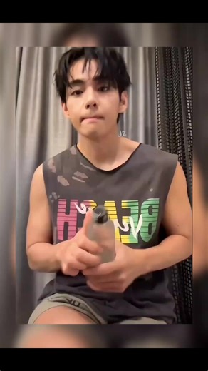 TAEHYUNG’S PANTY-LIKE PANTS ON FULL DISPLAY!!!! 🥰💜💚 I can’t… he’s too extra and too precious at the same time 😭🐻💖 #Taehyung #kimtaehyung #v | ⋎βεαʀ ᴶᴬᶻᶻᵞ