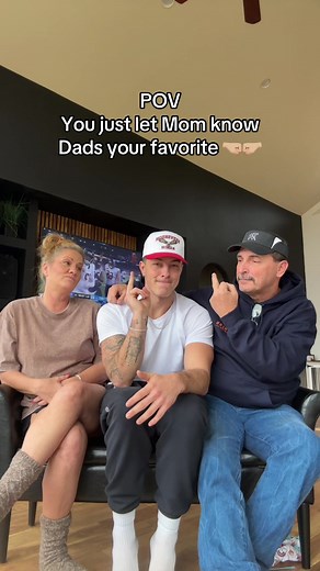 Happy Thanskgiving from the Holder family 🤣 #DyinFlame