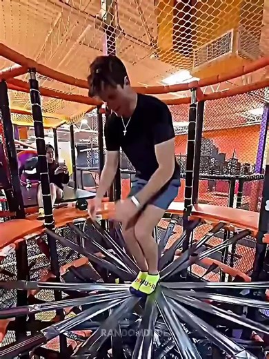 tô só esperando o dia que fizerem isso com um monte de video de cara dando o cu e q o último aguente 5 rolas em cada buraco e q a tela fique preta e branca e aparece o troll face