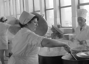 Imagini de la Uzina autocamioane Brașov 1972 | Cineclic