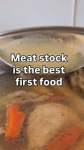 ➡️Comment “MASTERCLASS” for my free baby toddler nutrition class on what kids really need. ➡️Comment “MILK2MEAT” for a link to my Starting Solids Bundle. Includes a 10 week meal plan, 130 recipes, healing eczema & more. Follow me for link to send ✅ Did you know… Babies are born with an immature gut lining that is more permeable than an adult’s, allowing larger molecules to pass through. This is a natural design that helps them absorb protective antibodies from breast milk, but it also means thei