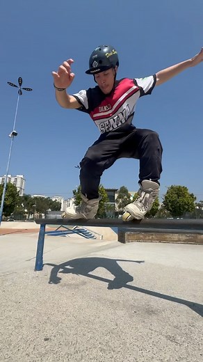 2 tricks 🤩 - - 🎥 @leonardo_mansano10 PATROCÍNIO @grupo.rzk @rzkdigital @primaverajdoficial @usdskates @ennuibrand @bladeskateshopoficial @rollingsports @undercoverwheels @powerslidebrand APOIO: TREINAMENTO MENTAL ESPORTIVO 🧠@enricottasca NUTRIÇÃO E SAÚDE @nutricaroltrevillato @vitafornutrientes TREINAMENTO FÍSICO @academiadfit @assessoriaesportivaon @davitrevillato EDUCAÇÃO @mvp_teachers HASHTAGS: #ennuibrand #usdskate#inlineskate #rollerblading #ennuiteam #usdskates #usdaeon #aeonskate #adve