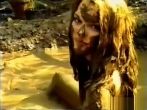 Wet_and_messy_girls_1468 \/ messyfun