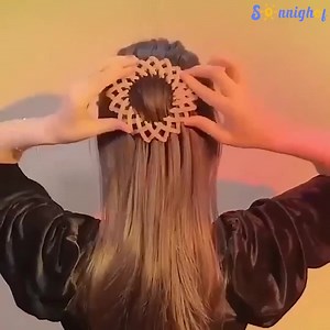 Wie genial ist die denn! 😍 Zum Produkt ▶️ https://frisurtutorials.de/products/vogelnest-haarklammer | Tumblr Zitate & Bilder