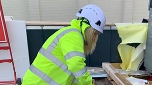 I’m a female construction worker - men refuse to believe me I'm glammed up
