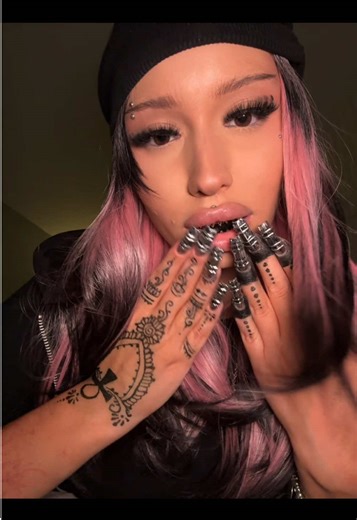 Stylish Grillz Trends and Where to Buy Them