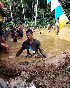 2.5K views · 34 reactions | Moment langka setiap satu tahun sekali , banyak sekali acara dan perlombaan setiap bulan agustus | Harian Unik | Facebook