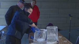 Alaskan couple finds their match during an ice carving competition