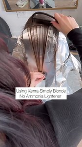 TAKE NOTES ✍️ FOR @taylordidmyhair's GO-TO FOILAYAGE BACK PLACEMENT 👏 #KenraColor Formula: 〰️ LIGHTENER: Simply Blonde No Ammonia Lightener 20Vol 〰️ GLOSS: Demi Rapid Toner VP 9Vol | Kenra Professional