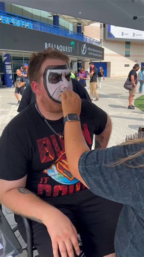A lot of people are mocking adult fans for taking part in this.That’s interesting.We should have that energy when fans are harassing talent at their hotels and at the airport.This is harmless. Who cares?!