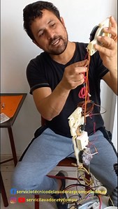 Los que puedan seguirme en #YouTube https://www.youtube.com/@servicilavadorasycompu Continuando con los anteriores videos de como identificar y posteriormente #conectar los #reloj o #timer de #lavado y #centrifugado a #lavadoras #lavarropas #automática no #inverter colocándole de manera #manual o #analógica acá te traigo como conectar y elegir los #cables correctos al momento de conectar esto aplica para hacer conversión a este tipo de lavadoras con #motor #monofasico de tres cables con #capacit