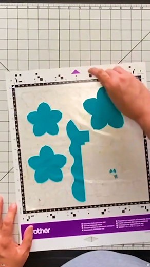 Amazing NO SEW Fabric Flowers #fabricplay #workingwithfabric #nosew #flowers | Mx Domestic