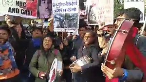 JNU students, teachers and others march from Mandi House to MHRD. | The Companion