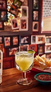 By George, this Strait Skinny 'Rita made with Codigo Tequila and fresh-squeezed lime juice is tasty.🤠 #GeorgeStrait #CountryMusic #Codigo #Tequila #SkinnyMargarita #SkinnyMarg #Margs | Chuy's