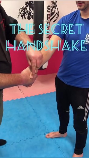 251K views · 4.9K reactions | Small joint manipulation #martialarts #selfdefence #selfdefencetraining #selfdefencetechnique #martialartstraining #kravmaga #combatives #jujitsu #selfdefense #selfdefensetraining | Matt Stait | Facebook