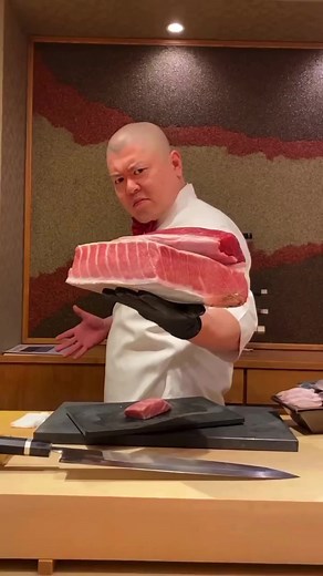 “Butterfly Sushi” otoro #sushiow #sushishow #bluefin #tuna #Markjohnflores | Markjohn Flores