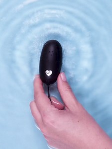 Lovehoney Secret Agent Remote Control Vibrator for G-Spot - Vibrating Love Egg Sex Toy for Women and Couples - 10 Vibration Modes - Rechargeable Wearable Adult Sex Toy for Couples - Black
