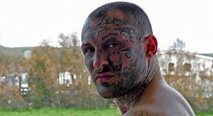 Botte e minacce all'ex fidanzata: 4 anni a Algero Corretini, l'ex rapper Fratellì, famoso per un video in cui si schiantava con l'auto a Roma