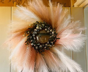 Christmas Feather Wreath,faux Feathers Creation,mistletoe and Bauble Wreath,boho Christmas Decor - Etsy UK