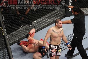 UFC 166 Free Fight Flashback: Cain Velasquez vs. Brock Lesnar at UFC 121 (video) MMA News