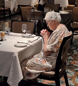 163K views · 461 reactions | MA FAMILLE A LAISSÉ MA GRAND-MÈRE TOUTE...