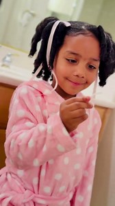 Floss Picks, Strawberry Flavored Dual-Line Dental Flossers, Long Handles with Toothpick End, Fruit Flavor, Travel-Friendly, Oral Hygiene for Adults and Kids Teeth, 50 Count