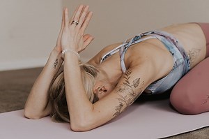 2K views · 17 reactions | A million thoughts keeping you up at night? Christchurch ambassador and yoga teacher, Yoga with Annerosa, leads us through an 18-minute Yoga Nidra relaxation practice to be here now, in your body and in your breath. No matter where you are rolling out the mat, we’ve got your back. Show us what your home practice looks like by tagging lululemon New Zealand and #thesweatlife | lululemon New Zealand | Facebook