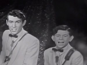 🇺🇸 THE SPARKLETONES - Black Slacks (1957) | Tuney Tunes