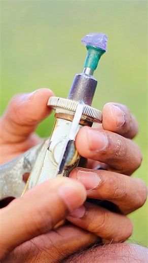 70K views · 4K reactions | Creative Mind එකක් තියෙන මනුස්සයෙක්ට Gem Cutting Faceter එකක් අතට අහු උනාම...﫣 #creativegemsceylon #gemstones #gemcutting #GemBusiness #creative #tourism #srilanka #reelsvideoシ | Creative Gems Ceylon | Facebook