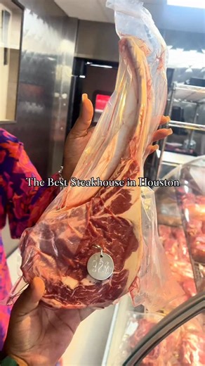 Looking for the best steakhouse in Houston? 🥩 Taste of Texas is our go-to for special occasion vibes—steaks, salad bar, desserts… all unforgettable. 💬 Comment “STEAK” if you need the addy 🤝 Share & tag other storytellers ✨ Follow @crooklyn_j for more Houston gems #HoustonSteakhouse #BestSteakHouston #HoustonEats Discover why Taste of Texas is a top Houston steakhouse for family dinners, celebrations, and date nights. | Jordan Coleman