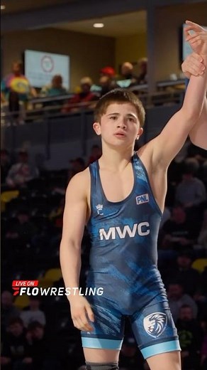 Cruzer Dominguez gets things going at with a quick first period tech fall 💪 #leevsono