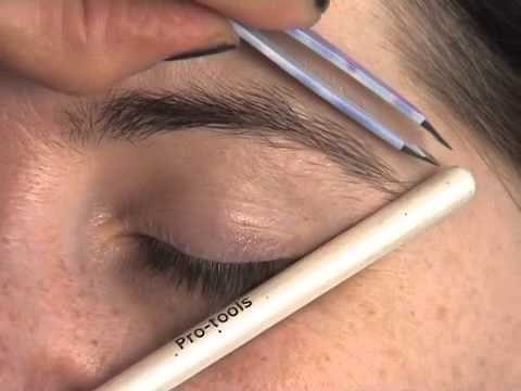 How to shape your eyebrows with tweeers