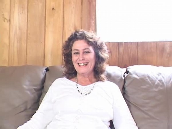 Mature Hairy Wet Pussy Gets Rubbed And Spread