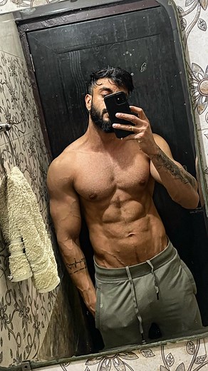 2.5K views · 1.5K reactions | How to do flat bench press on smith machine….✅ #benchpress #chestworkout #chestday #gymreel #workoutreels #reelsoninstagram #reelkarofeelkaro #reelfeelit #reelitfeelit #reelit #reelin #reelviral #reelvideo #reelinstagram | Jayram Choudhary | Facebook