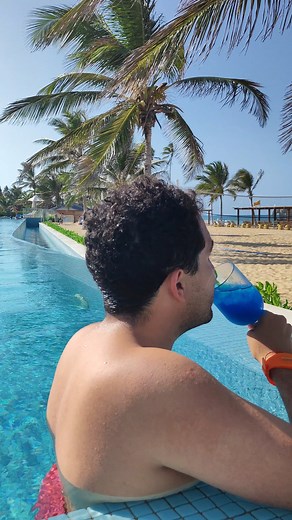 Paradise awaits at Nickelodeon Punta Cana! 🌴 From deluxe rooms and refreshing poolside cocktails with breathtaking ocean views. 🍹 What else would you like to enjoy here? Book today! | ¡Reserva hoy mismo! → https://bit.ly/3wrxVb7 ¡El paraíso te espera en Nickelodeon Punta Cana! 🌴 Desde habitaciones de lujo y refrescantes cócteles junto a la piscina con impresionantes vistas al océano. 🍹 Qué más te gustaría disfrutar aquí? | Nickelodeon Hotels & Resorts Punta Cana