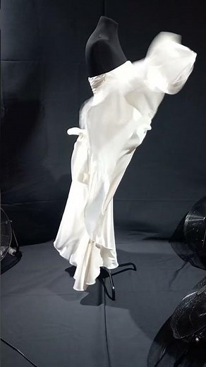 Dress 002 01 #weddingdress #bride #wedding #dress #weddinggown #bridetobe #weddinginspiration #wind