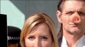 Heather Mills muestra una grabación en que McCartney admite haber pegado a Linda