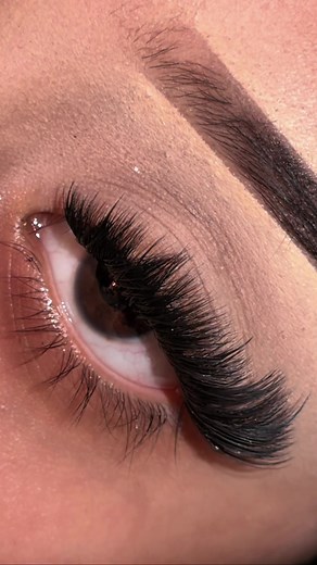 Perfect Lash Look with Lash Clusters