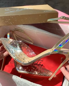 4.6K views · 84 reactions | Piękne dzień dobry  Spektakularne modele szpilek Mistrza CHRISTIAN LOUBOUTIN dostępne w #KrolestwoSzpilek  w Salonie Moliera2 | Warszawa + Moliera2 | Bazar Poznański CZWARTEK 11:00-20:00 • • • • • #moliera2 #warszawa #poznan | Moliera2 | Facebook