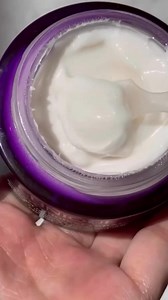 Sunday night calls for beauty sleep that works overtime. 📞 Treat yourself to a pamper night with our Smart Clinical Repair Overnight Recovery Cream Mask. 🧖‍♀️ Powered by Peptides, Adenosine and Hyaluronic Acid, it works overnight to hydrate and renew, leaving you with plump, radiant skin when you wake up. ⛅️ No sunday scaries here. Tap to shop now. Shop online now: AU: https://bit.ly/SmartOvernightMaskAU NZ: https://bit.ly/SmartOvernightMaskNZ | Clinique