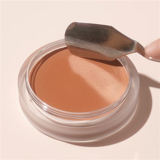 Our best selling face & body bronzing balm is now BACK IN STOCK! 🤩 🤎 Turn heads with a flawless glow! This face and body bronzing balm instantly delivers that sun-kissed just back from vacay look. Which shades are you picking up?✨ | Sol Body