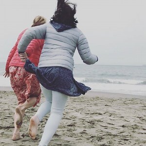 Me and my OG nugget go for a swim, why the fuck is it so cold? #sanfrancsico | Chelsea Handler