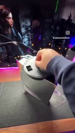 How easy is it to add a storage upgrade to your PS5? 💭 Check this out! 💥 #KingstonFURY IG: therealkeeboslice | Kingston Technology