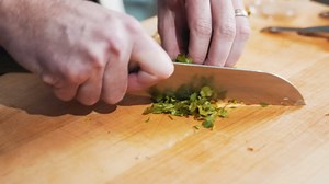 Spiceology – Ground Coriander Spice – Fresh-Ground Coriander Seed for Curries, Dry Rubs, Baking, Spice Blends, Marinades, and Middle Eastern Dishes – 14 oz