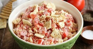 15 Minute Fresh Tomato Cracker Salad Recipe