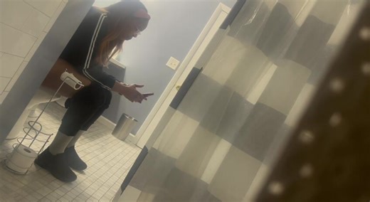 Ebony Cuzzo quiet poop spy