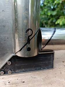 If you don't have a bench cutting machine, this method will be useful for connecting pipes at a 90 degree position | Yance welder art