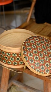 206K views · 2K reactions | Bamboo weaving is a craft that has thousands of years of history in China. This skilled craftsman first breaks the bamboo into strips and then weaves them into objects for daily use. #FunChina | China Plus Culture | Facebook