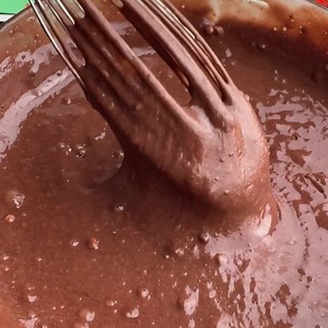 Make your own monsters this Halloween with these adorable Funfetti Frankenstein Cupcakes. Click "Learn More" for the easy recipe! | Funfetti